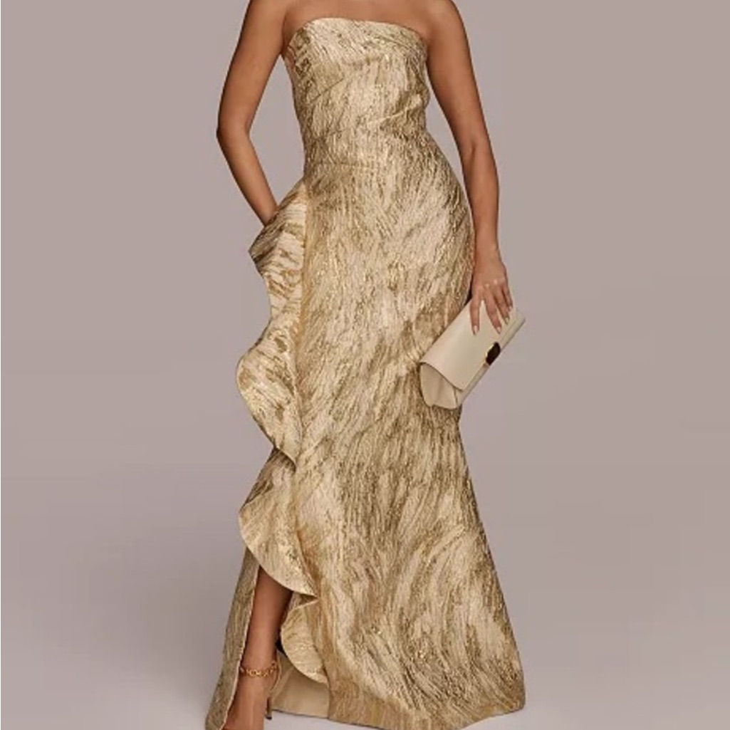 Donna Karan New York Metallic Ruffle Detail Strapless Gown